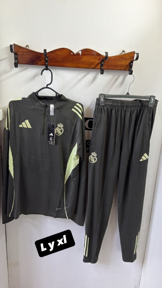 Conjunto de futbol importados  - foto 2