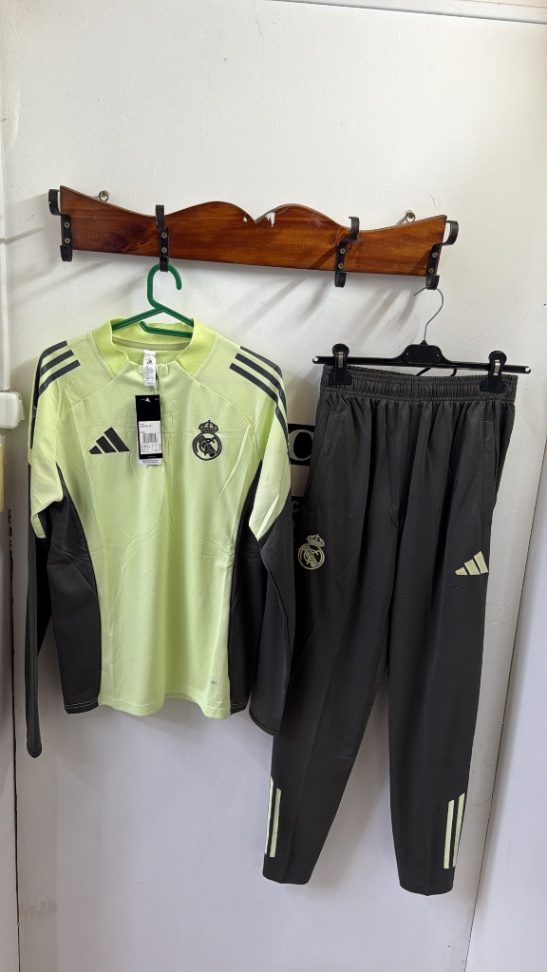 Conjunto de futbol importados  - foto 4