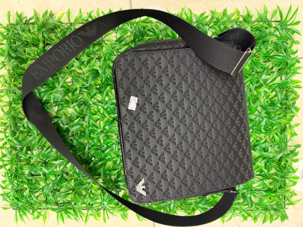 Bolsos LV & Armani 