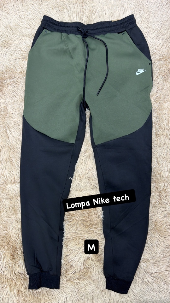 Pantalones Nike tech  - foto 2