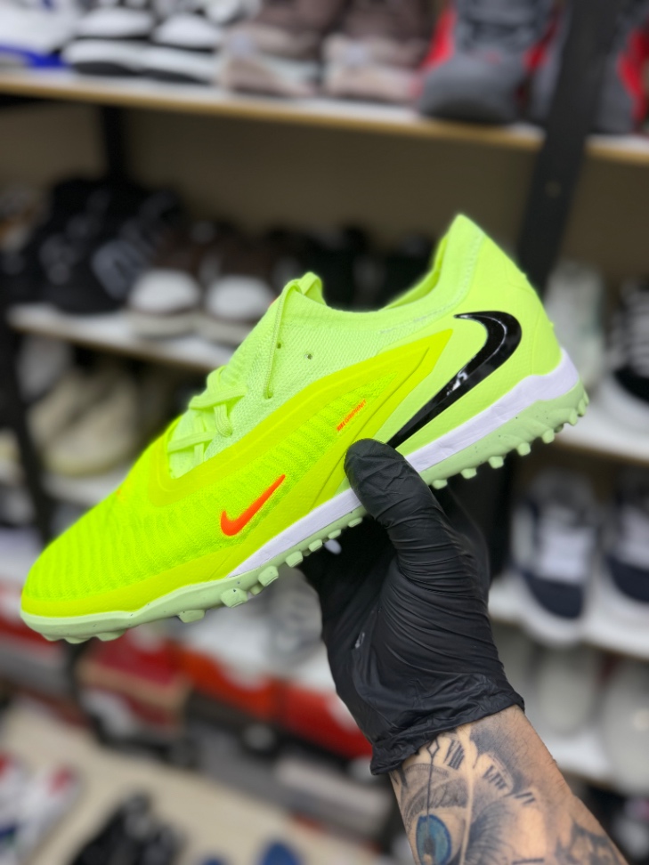 Nike phantom 