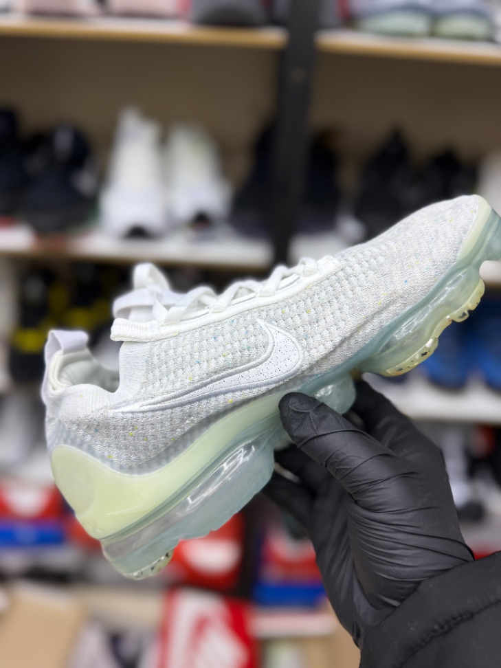 VAPORMAX 5.0  - foto 2
